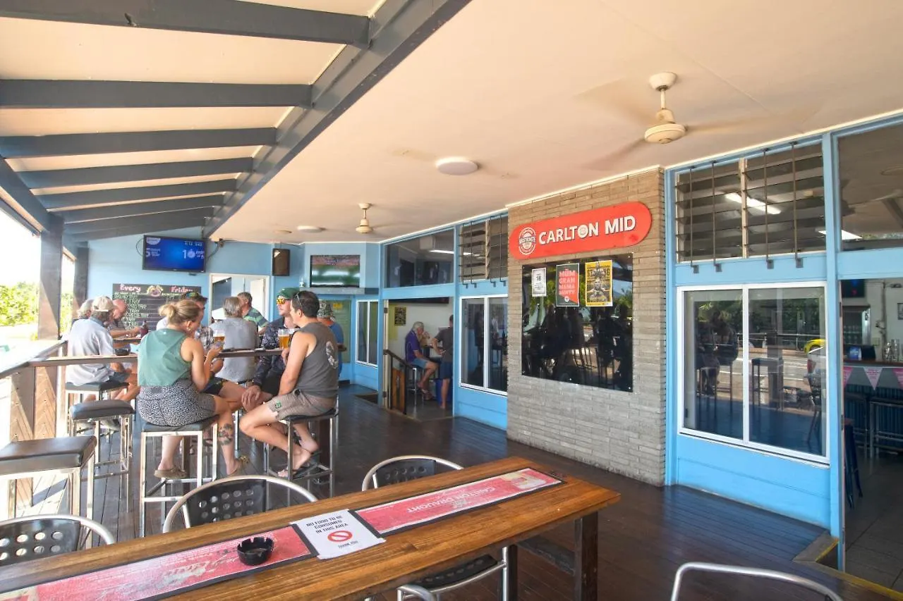 Nightcap At Marine Hotel Cardwell